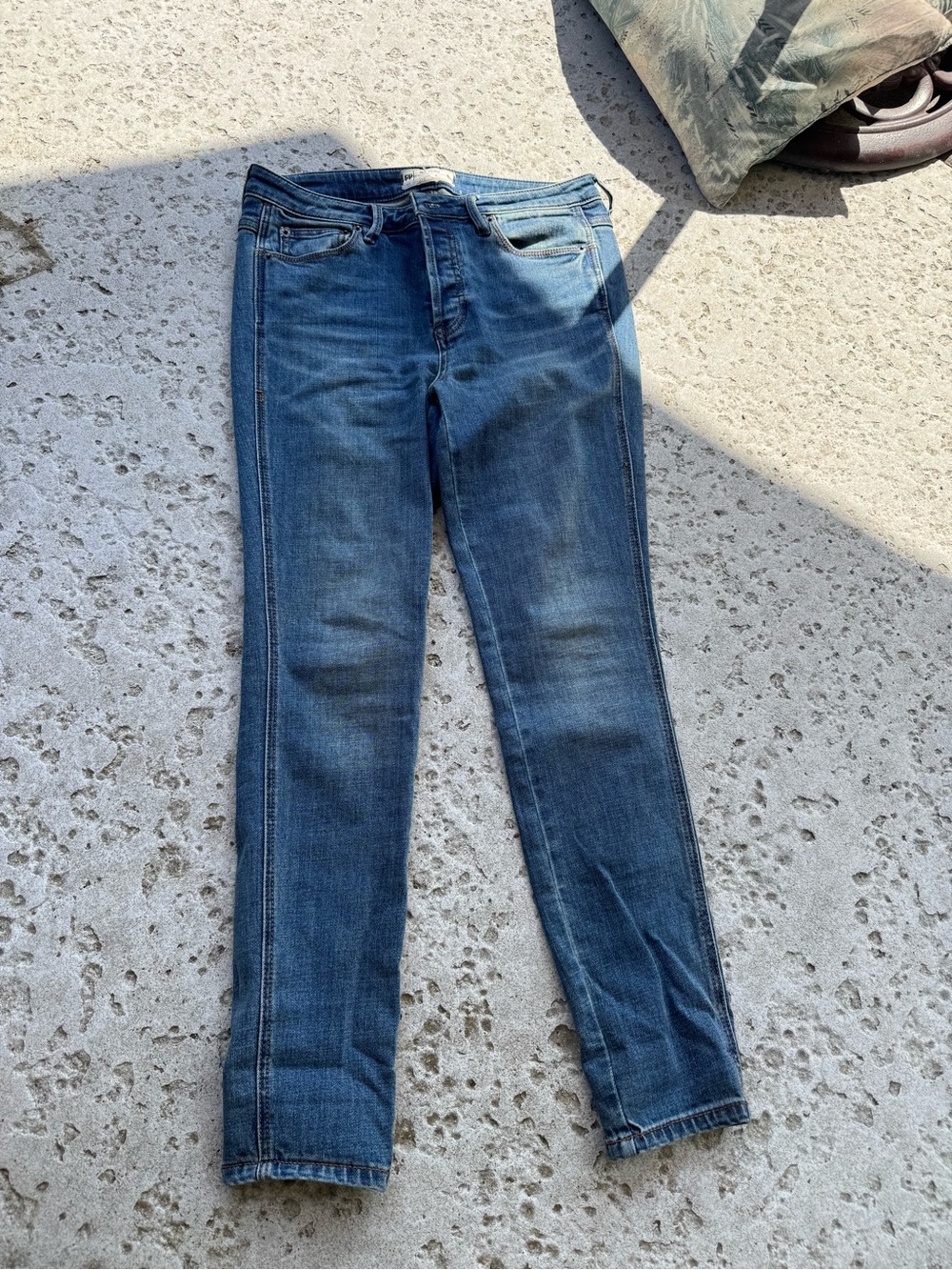 Free People Women's Skinny Jeans in Medium Blue Wash